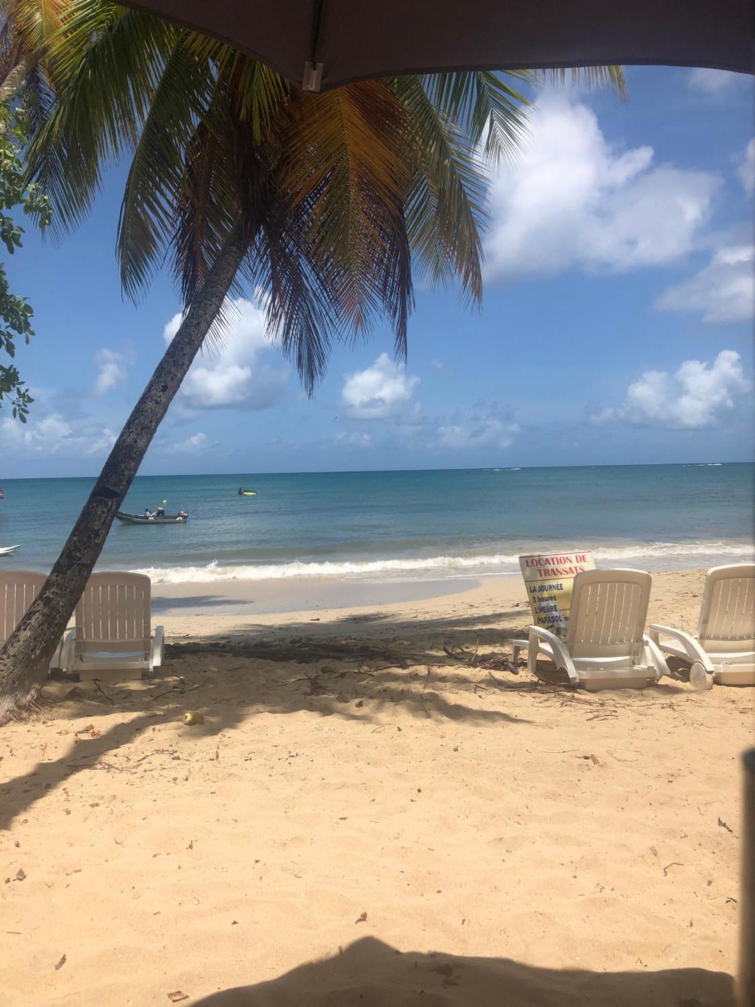 Case Coco A Sainte Anne Avec Wifi Vue Mer Bagian luar foto